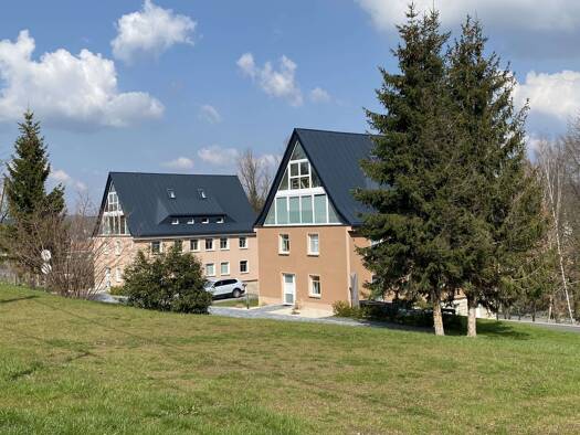 Studio zur Miete 1.095 € 4 Zimmer 118 m² Lindenstraße 2 Rodewisch 08228