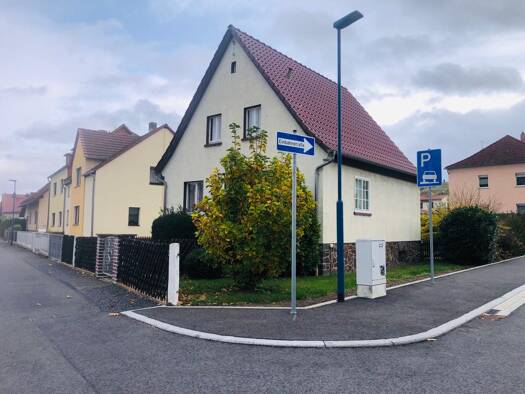 Einfamilienhaus zum Kauf 3 Zimmer 110 m² 482 m² Grundstück frei ab sofort Krölpa 07387