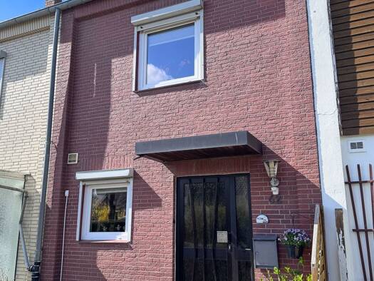 Reihenmittelhaus zum Kauf 179.000 € 3 Zimmer 61 m² 165 m² Grundstück Travemünde Travemünde 23570