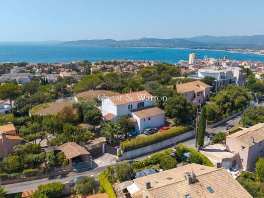 Haus zum Kauf 1.695.000 € 204 m² 810 m² Grundstück Plateau Notre Dame Nord Saint-Raphaël 83700