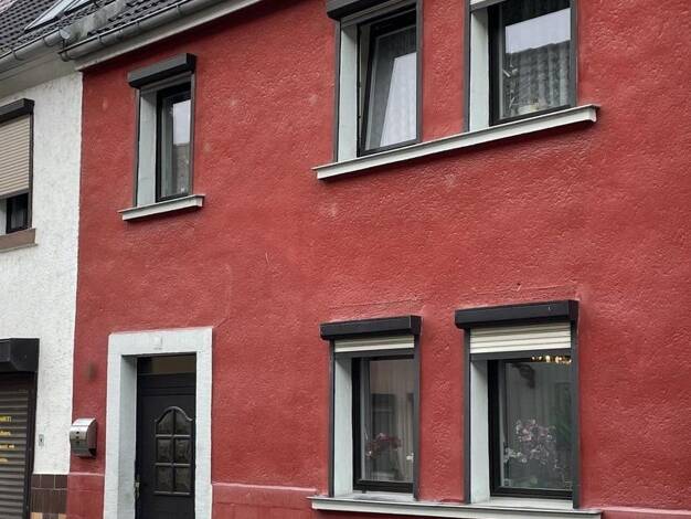 Reihenmittelhaus zum Kauf 48.500 € 5 Zimmer 90 m² 130 m² Grundstück Bernburg Bernburg 06406