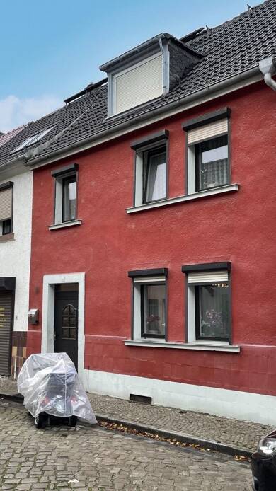 Reihenmittelhaus zum Kauf 48.500 € 5 Zimmer 90 m² 130 m² Grundstück Bernburg Bernburg 06406