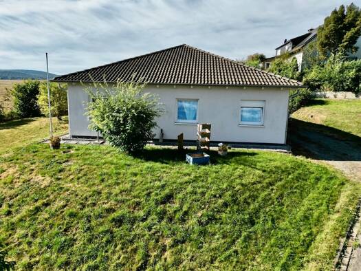 Bungalow zum Kauf 299.000 € 4 Zimmer 126 m² 983 m² Grundstück Rohrsen Bad Münder am Deister 31848