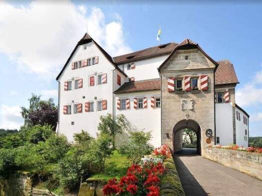 Schloss zum Kauf 1.100.000 € 1.249 m² 18.328 m² Grundstück Henfenfeld 91239