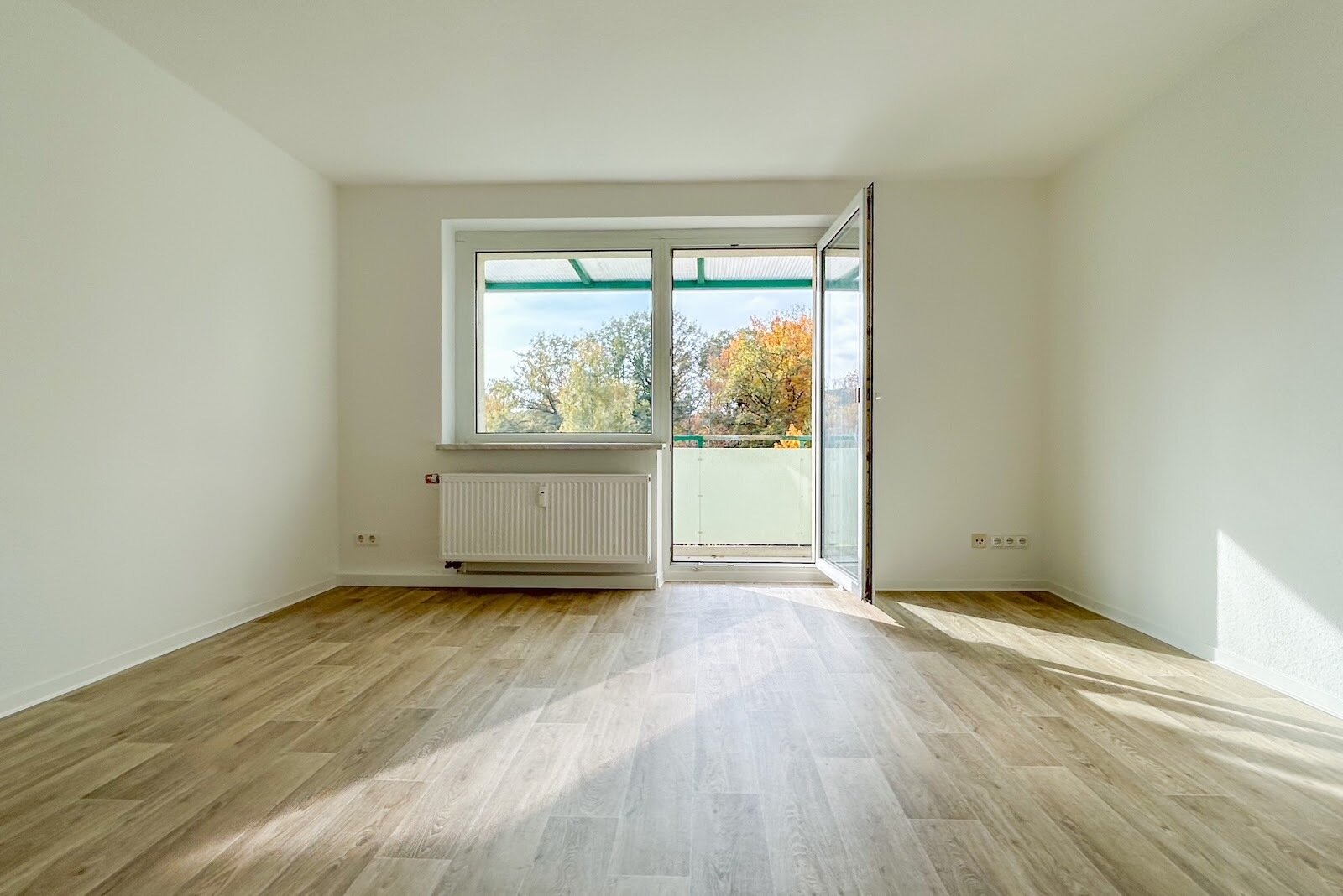 Wohnung zur Miete 379 € 3 Zimmer 67,4 m²<br/>Wohnfläche 2.<br/>Geschoss Lothar-Streit-Straße 20a Mitte - Süd 141 Zwickau 08056