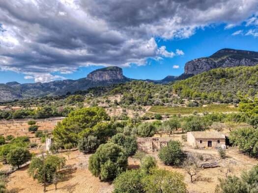 Landhaus zum Kauf 2.100.000 € 5 Zimmer 300 m² 125.576 m² Grundstück Alaró 07340
