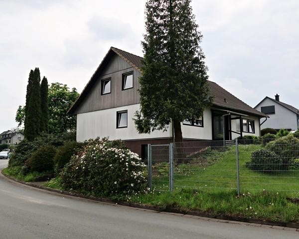 Einfamilienhaus zum Kauf 199.000 € 5 Zimmer 112 m²<br/>Wohnfläche 756 m²<br/>Grundstück Märkische Str. 22 Altena Altena 58762