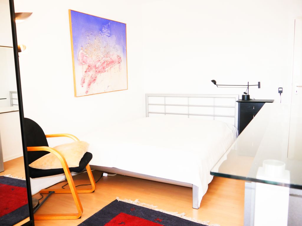 Wohnung zur Miete Wohnen auf Zeit 1.595 € 2 Zimmer 65 m²<br/>Wohnfläche 04.10.2024<br/>Verfügbarkeit kurfürstenstr. Schöneberg Berlin 10785