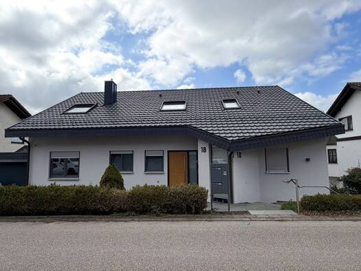 Einfamilienhaus zur Miete 2.200 € 6,5 Zimmer 220 m² 300 m² Grundstück frei ab 01.05.2026 Wimsheim 71299
