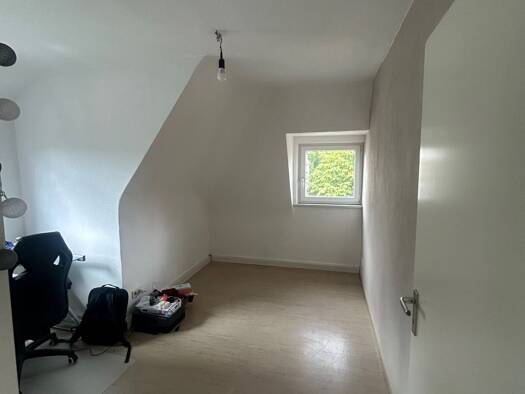 WG-Zimmer zur Miete 435 € 11 m² Geschoss 3/3 frei ab 23.11.2026 Feuerbach Feuerbach 70469