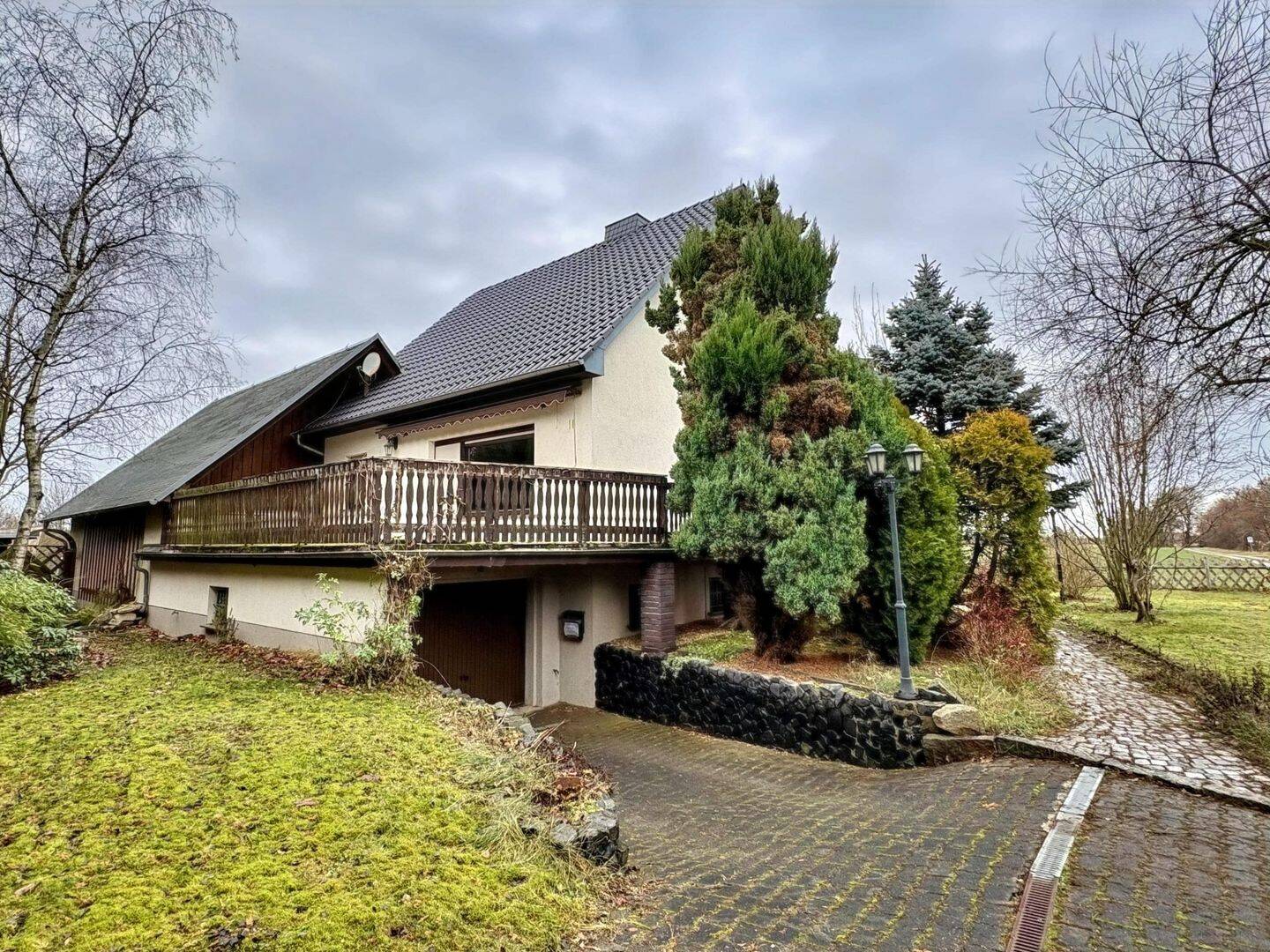 Immobilie in Rothenburg/Oberlausitz - Schöner Wohnen mit Pool und Terrasse - Bild 1