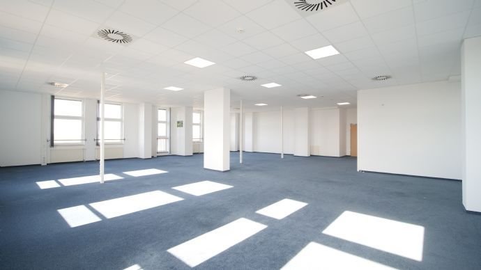 Büro-/Praxisfläche zur Miete provisionsfrei 12,50 € 2.300 m²<br/>Bürofläche von 750 m² bis 1.500 m²<br/>Teilbarkeit Marzahn Berlin 12681