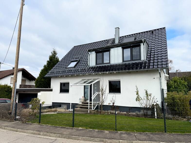 Einfamilienhaus zum Kauf 640.000 € 7,5 Zimmer 167 m² 690 m² Grundstück Holzschwang Neu Ulm 89233