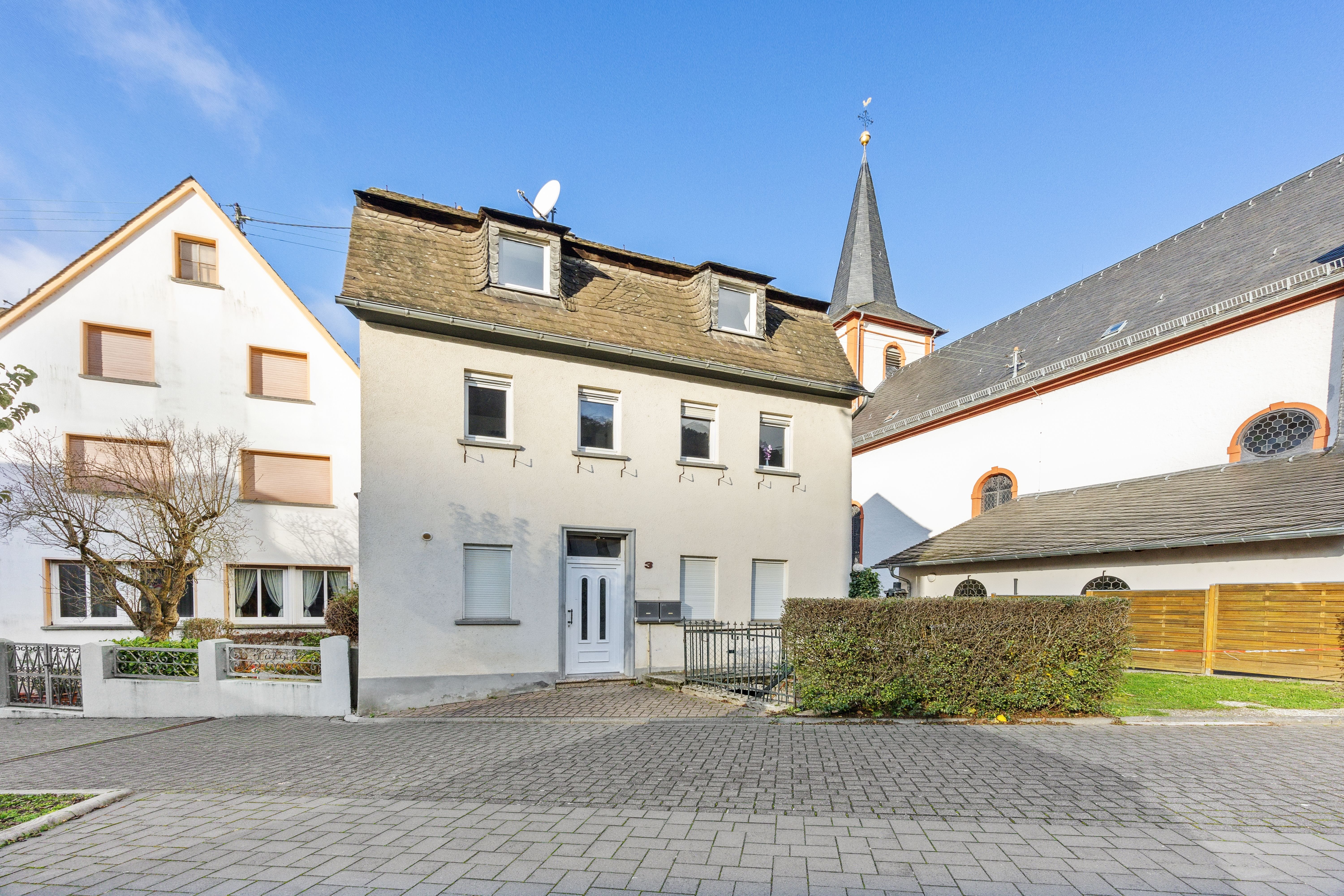 Mehrfamilienhaus zum Kauf 98.000 € 4 Zimmer 89 m²<br/>Wohnfläche 147 m²<br/>Grundstück Kestert 56348