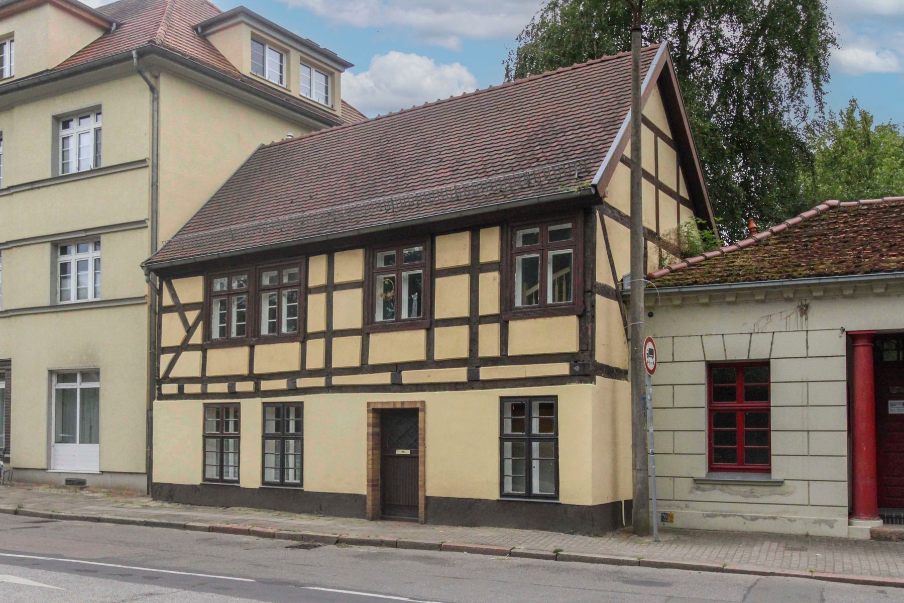 Einfamilienhaus zum Kauf 199.000 € 5 Zimmer 132,1 m²<br/>Wohnfläche 420,1 m²<br/>Grundstück Altstadt Güstrow 18273