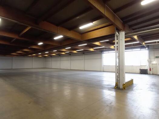 Lagerhalle zur Miete 3,75 € 5.400 m² Lagerfläche teilbar ab 5.400 m² Bettenhausen Kassel 34123