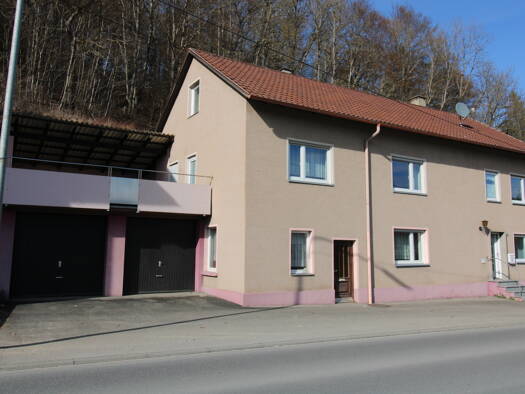 Mehrfamilienhaus zum Kauf 249.000 € 9 Zimmer 157 m² 1.342 m² Grundstück frei ab sofort Jungnauer Str. 8 Veringendorf Veringenstadt 72519