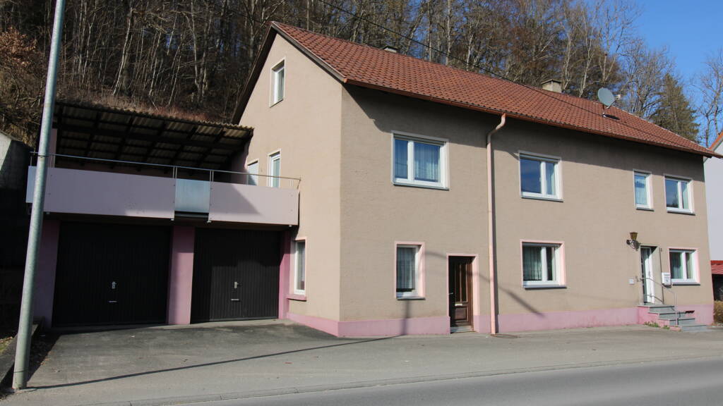Mehrfamilienhaus zum Kauf 215.000 € 9 Zimmer 157 m² 765 m² Grundstück frei ab sofort Jungnauer Str. 8 Veringendorf Veringenstadt 72519