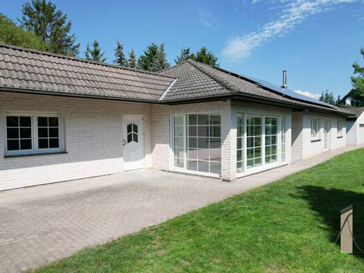 Einfamilienhaus zum Kauf 679.000 € 7 Zimmer 269 m² 1.980 m² Grundstück Burg Burg 39228