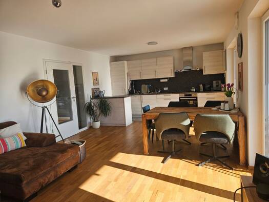 Wohnung zur Miete 1.340 € 3 Zimmer 86,5 m² Geschoss 1/4 frei ab 01.06.2026 An der Irler Höhe 36 a Ostenviertel Regensburg 93055