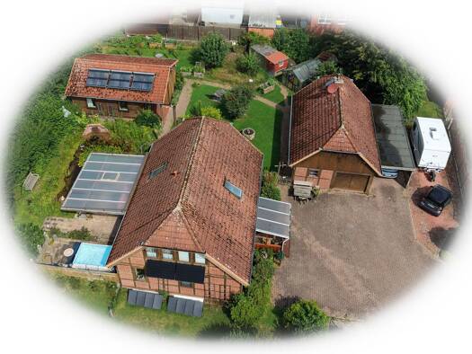 Einfamilienhaus zum Kauf provisionsfrei 590.000 € 9 Zimmer 180 m² 1.800 m² Grundstück frei ab sofort Am Spielplatz 2 Rosche Rosche 29571