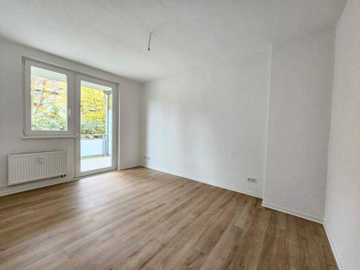 Wohnung zur Miete 330 € 2 Zimmer 45,5 m² EG frei ab sofort Eggersdorfer Straße 13 Fermersleben Magdeburg 39122