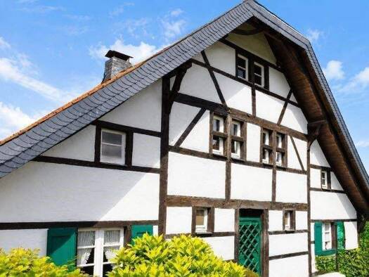 Haus zum Kauf 889.500 € 8 Zimmer 289,4 m² 2.016 m² Grundstück Rasseln Mönchengladbach 41169