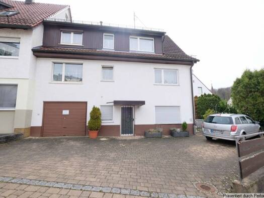 Mehrfamilienhaus zum Kauf 569.000 € 8 Zimmer 225 m² 588 m² Grundstück Neckarrems Remseck am Neckar 71686