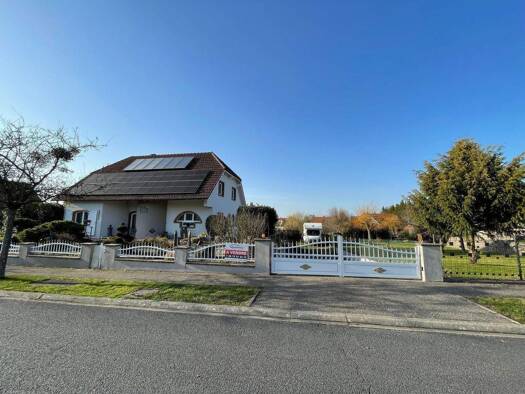 Einfamilienhaus zum Kauf provisionsfrei 363.000 € 8 Zimmer 208 m² 1.060 m² Grundstück rue des Prés 1 Weislingen 67290