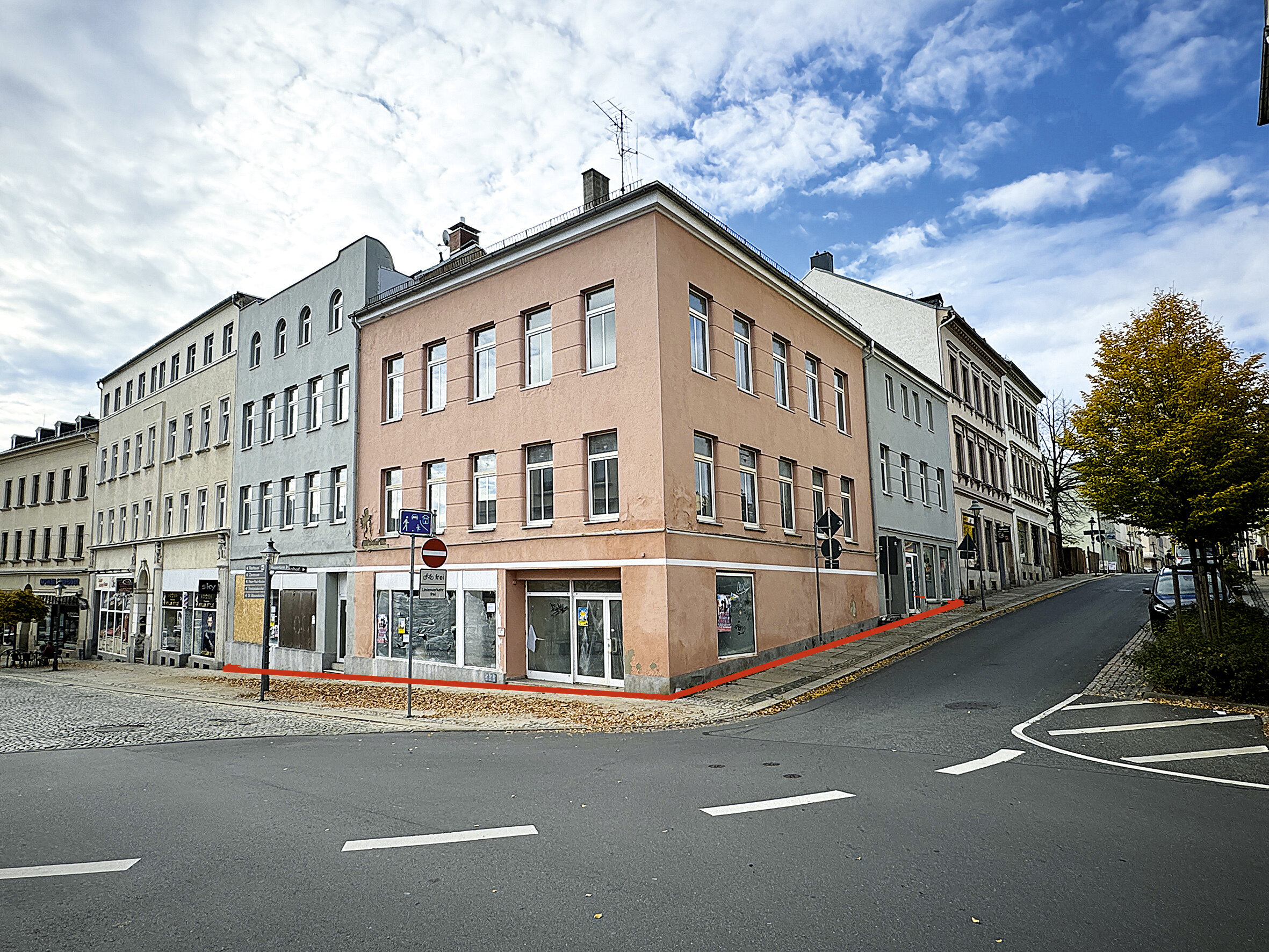 Mehrfamilienhaus zur Versteigerung 69.000 € 1 Zimmer 351 m²<br/>Wohnfläche 390 m²<br/>Grundstück Zwickauer Straße 31 Reichenbach Reichenbach 08468