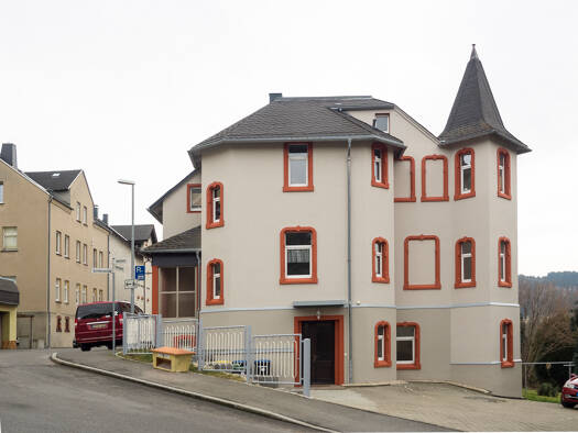 Mehrfamilienhaus zum Kauf provisionsfrei 460.000 € 1 Zimmer 460 m² 910 m² Grundstück frei ab sofort Schneeberg Schneeberg 08289