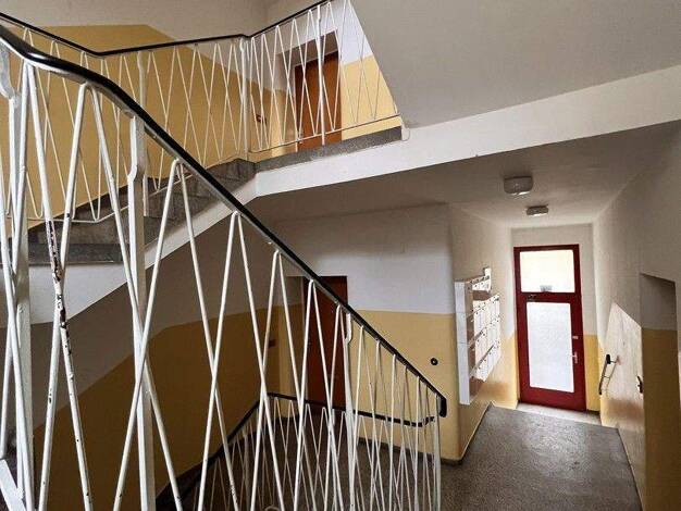 Studio zum Kauf provisionsfrei 225.000 € 1 Zimmer 31,7 m² 3. Geschoss Eberbacher Str 3 Wilmersdorf Berlin 14197