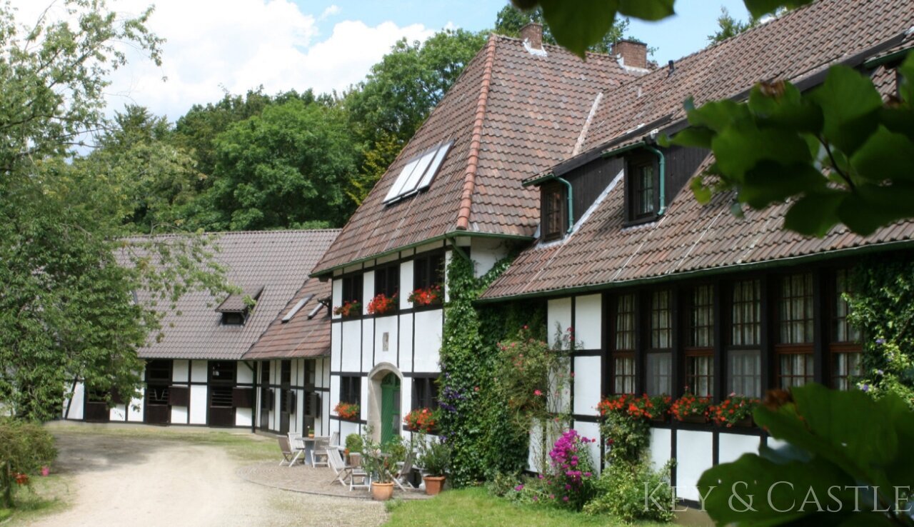 Haus zum Kauf 4.790.000 € 10 Zimmer 500 m²<br/>Wohnfläche 230.000 m²<br/>Grundstück Altenhagen I Springe 31832