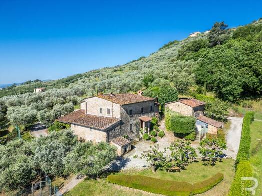Haus zum Kauf 950.000 € 5 Zimmer 490 m² 120.000 m² Grundstück frei ab sofort Serravalle Pistoiese