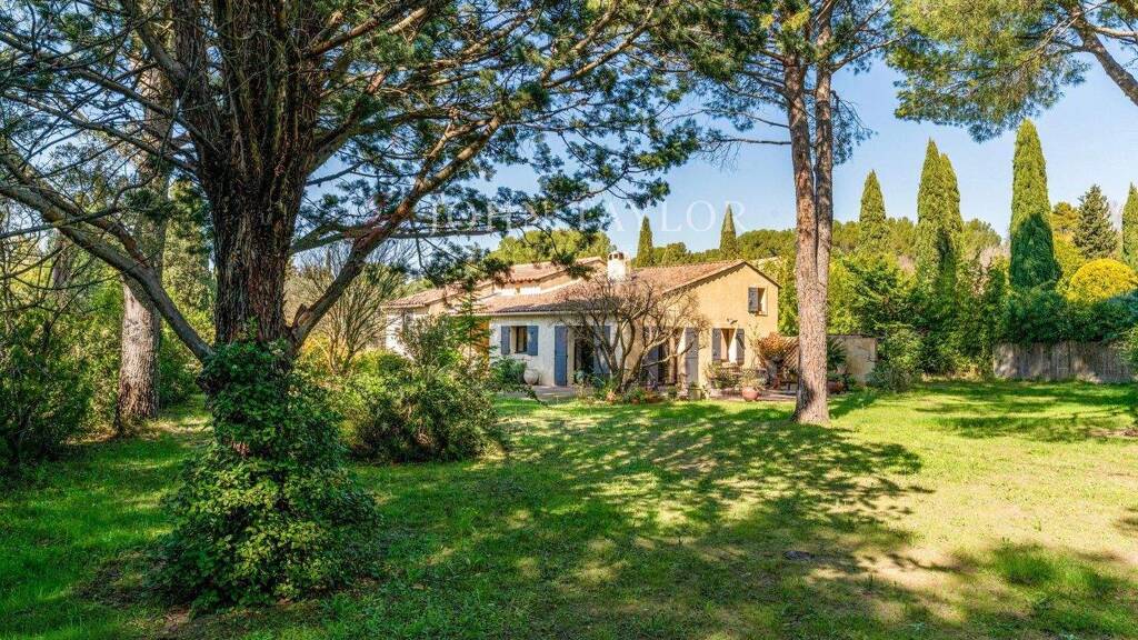 Einfamilienhaus zum Kauf provisionsfrei 820.000 € 7 Zimmer 138 m² 2.380 m² Grundstück Nevons-route d'Apt L'Isle-sur-la-Sorgue 84800