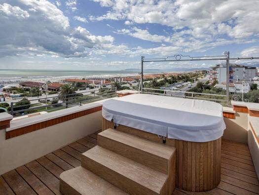 Haus zum Kauf 10.230.000 € 754 m² 803 m² Grundstück Viareggio 55049