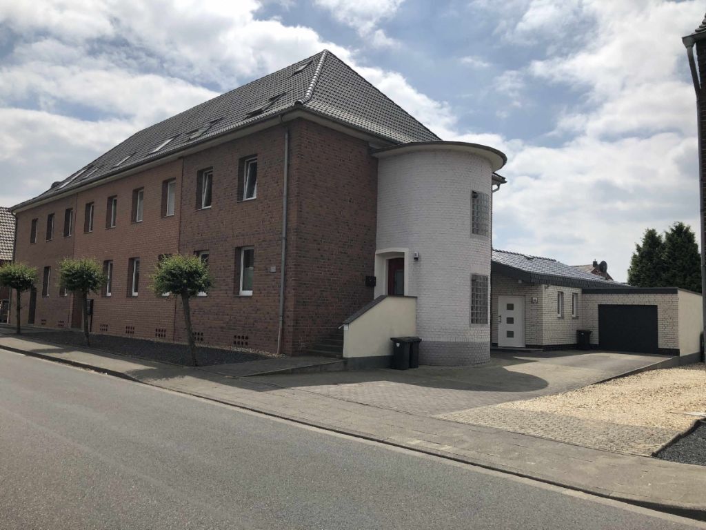 Einfamilienhaus zur Miete 1.150 € 3 Zimmer 103 m²<br/>Wohnfläche 300 m²<br/>Grundstück 01.02.2025<br/>Verfügbarkeit Hochstr. 18a Brüxgen Gangelt 52538