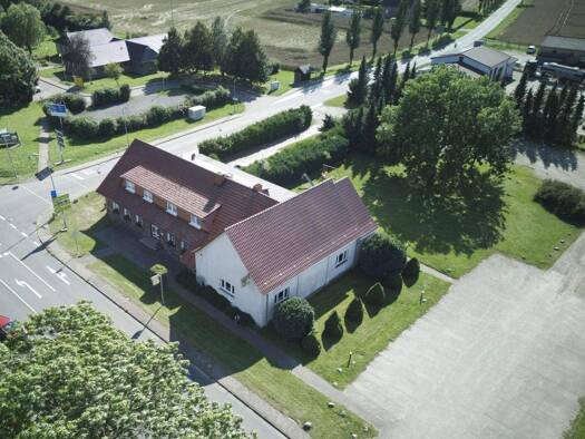 Haus zum Kauf 550.000 € 10 Zimmer 198 m² 4.809 m² Grundstück Poggendorf Süderholz 18516