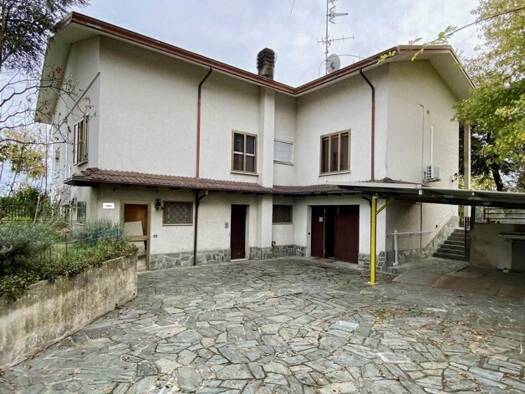 Einfamilienhaus zum Kauf 240.000 € 4 Zimmer 225 m² 3.250 m² Grundstück Montauro 43039