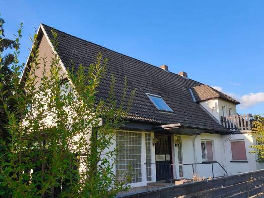 Einfamilienhaus zum Kauf 299.000 € 10 Zimmer 252 m² 982 m² Grundstück frei ab sofort Remsfeld Knüllwald 34593