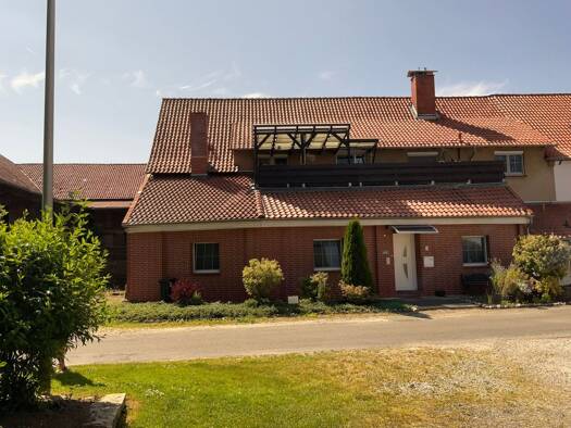 Haus zum Kauf 235.000 € 9 Zimmer 165 m² 2.975 m² Grundstück Seesen 38723