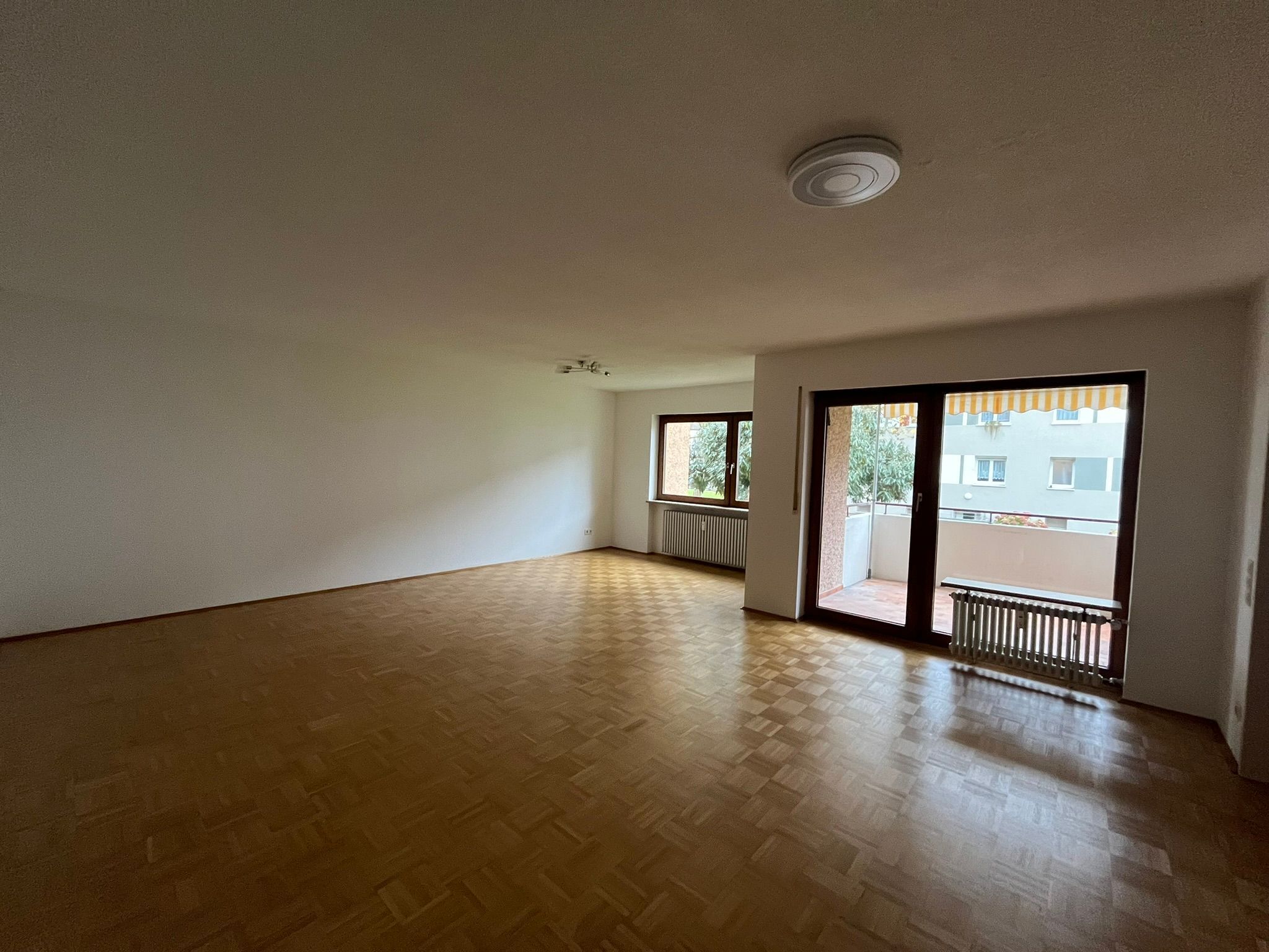 Wohnung zur Miete 1.000 € 3 Zimmer 95,9 m²<br/>Wohnfläche EG<br/>Geschoss ab sofort<br/>Verfügbarkeit Alemannenstraße 1 Nord - West Radolfzell am Bodensee 78315