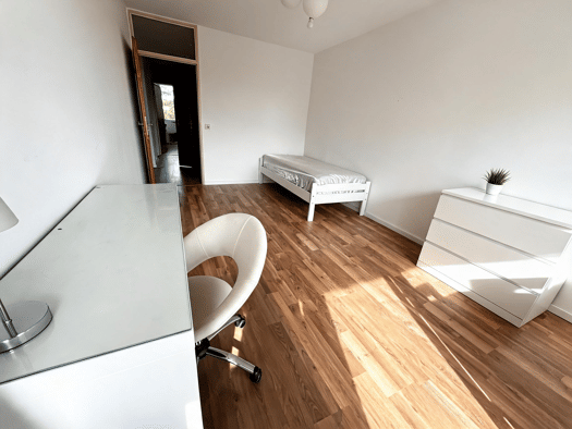 Wohnung zur Miete 660 € 4 Zimmer 104 m² Geschoss 3/8 frei ab 01.11.2026 Oberrad Frankfurt am Main 60599