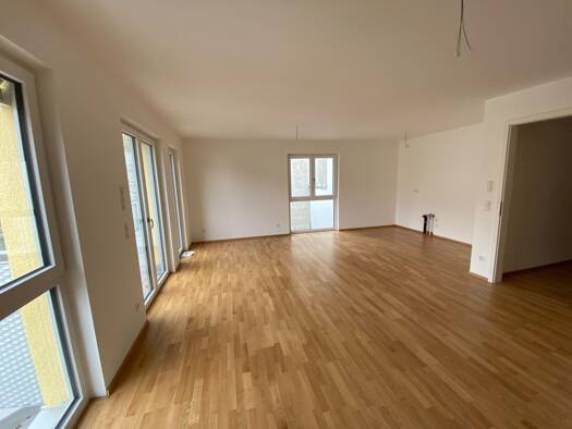 Wohnung zur Miete 1.500 € 3 Zimmer 121,4 m² 2. Geschoss frei ab sofort Schönbrunner Straße 16 Berg Landshut 84036
