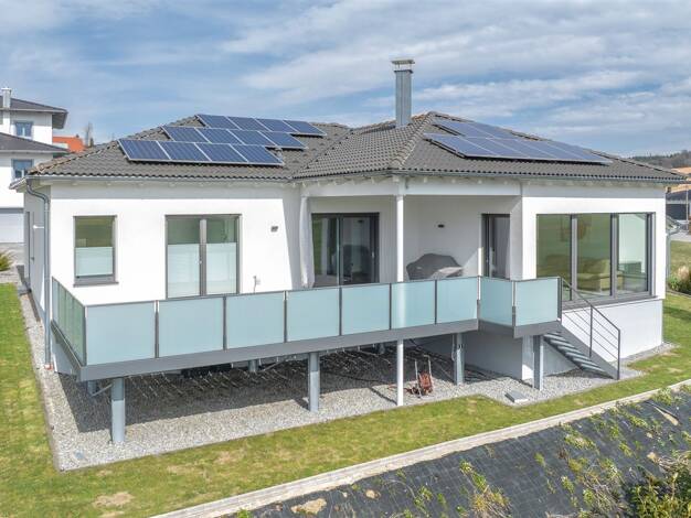 Bungalow zum Kauf 598.000 € 4 Zimmer 150,3 m² 645 m² Grundstück Haarbach Haarbach 94542