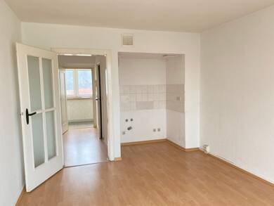 Wohnung zur Miete 140 € 1 Zimmer 24 m² 3. Geschoss Ernst-Thälmann-Straße 31 Hainichen Hainichen 09661