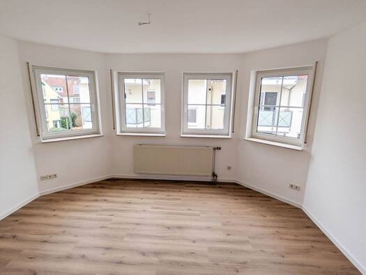 Wohnung zur Miete 1.400 € 4 Zimmer 105 m² Geschoss 1/3 frei ab 01.04.2026 Schweinheim Aschaffenburg 63743
