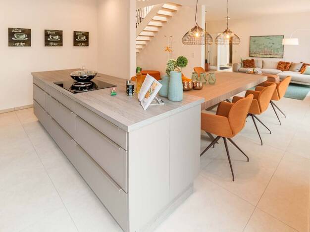 Haus zum Kauf 520.000 € 4 Zimmer 166,7 m² 561,9 m² Grundstück Asenkofen Neufahrn in Niederbayern 84088