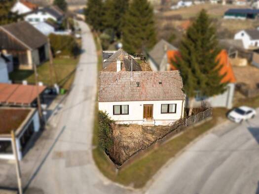 Einfamilienhaus zum Kauf 129.000 € 339 m² Grundstück Klein-Harras 2223