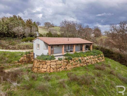 Villa zum Kauf 270.000 € 3 Zimmer 138 m² 17.700 m² Grundstück frei ab sofort Manciano 58014